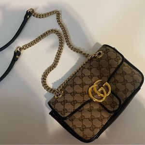 This small GG Marmont chain shoulder bag.